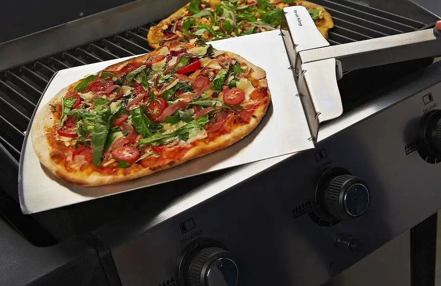 Akcesoria do przygotowania pizzy lub chleba z grilla gazowego Broil King